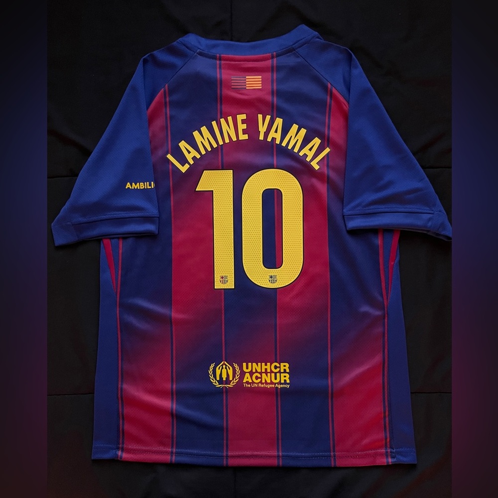 Lamine Yamal #10 Barcelona Kids Set Home Soccer Jersey - Picture 2 of 6